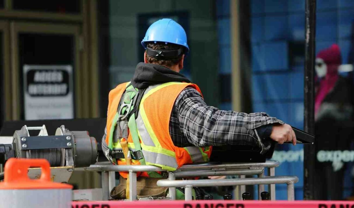 Fall protection Training Hours: Does It Take 1 Hour or 1 Day?
