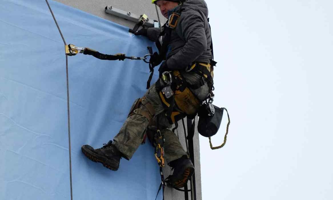 What Age Do I Need to Be to Take Fall Protection Training