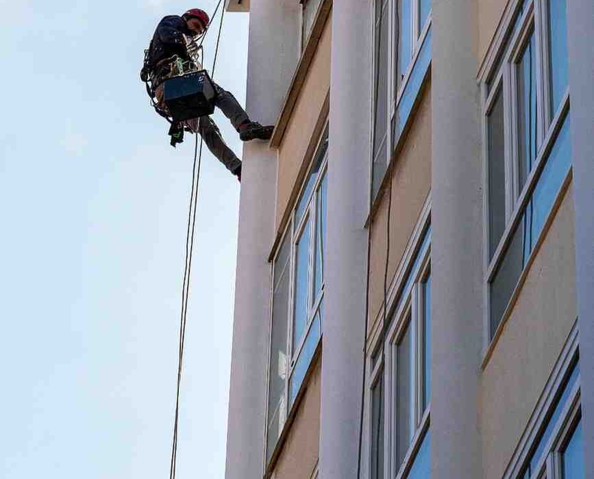 When Should Fall Protection Training Take Place